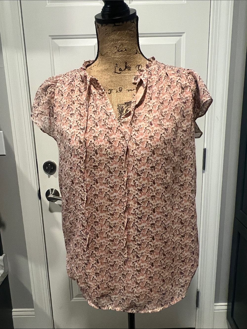 Cupcakes and‎ Cashmere Sz XS Women's Pink Floral Cap-Sleeve Blouse Career Casual